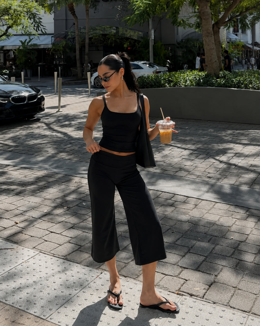 Sculpt Wide Leg Capris