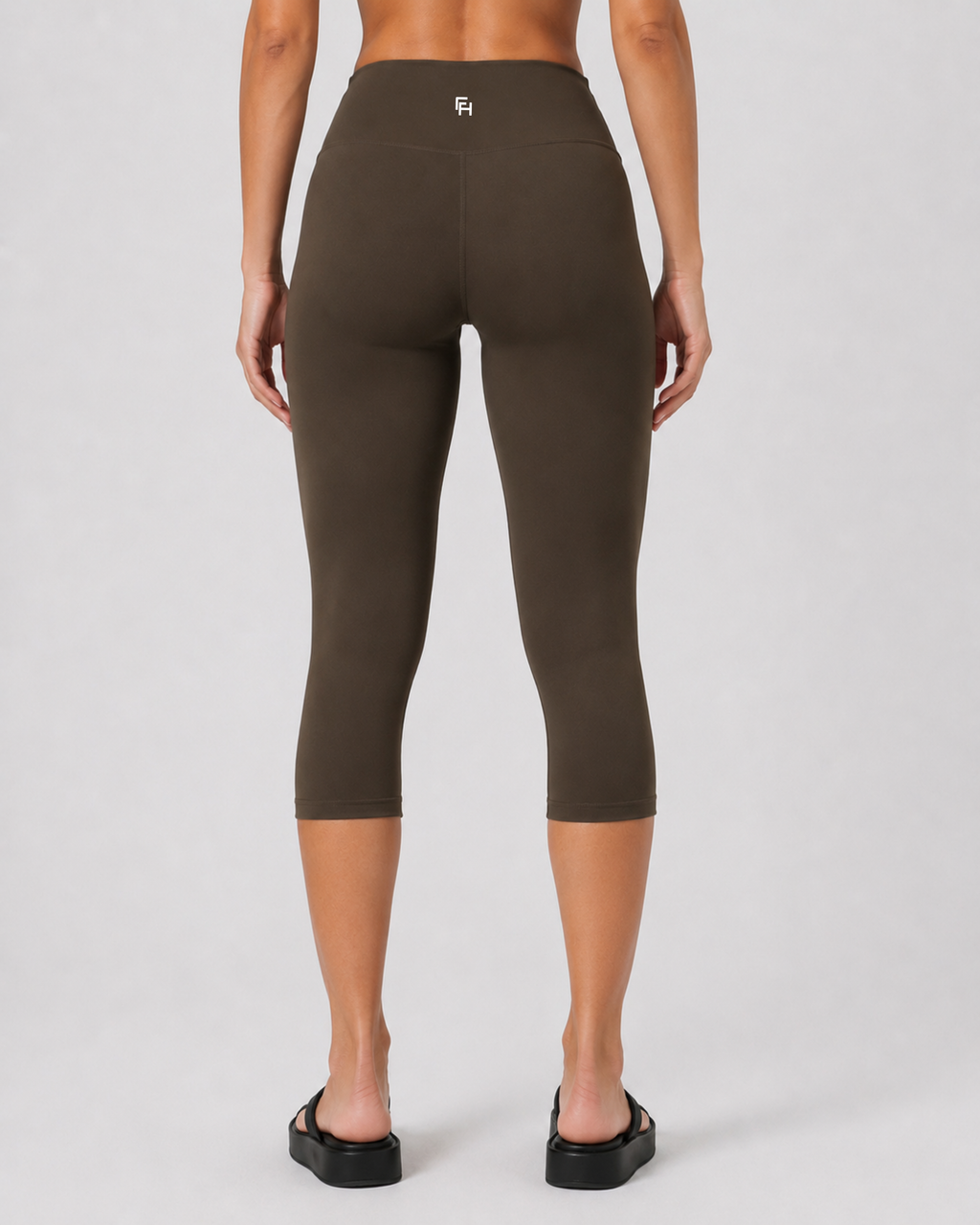 Lux Capris