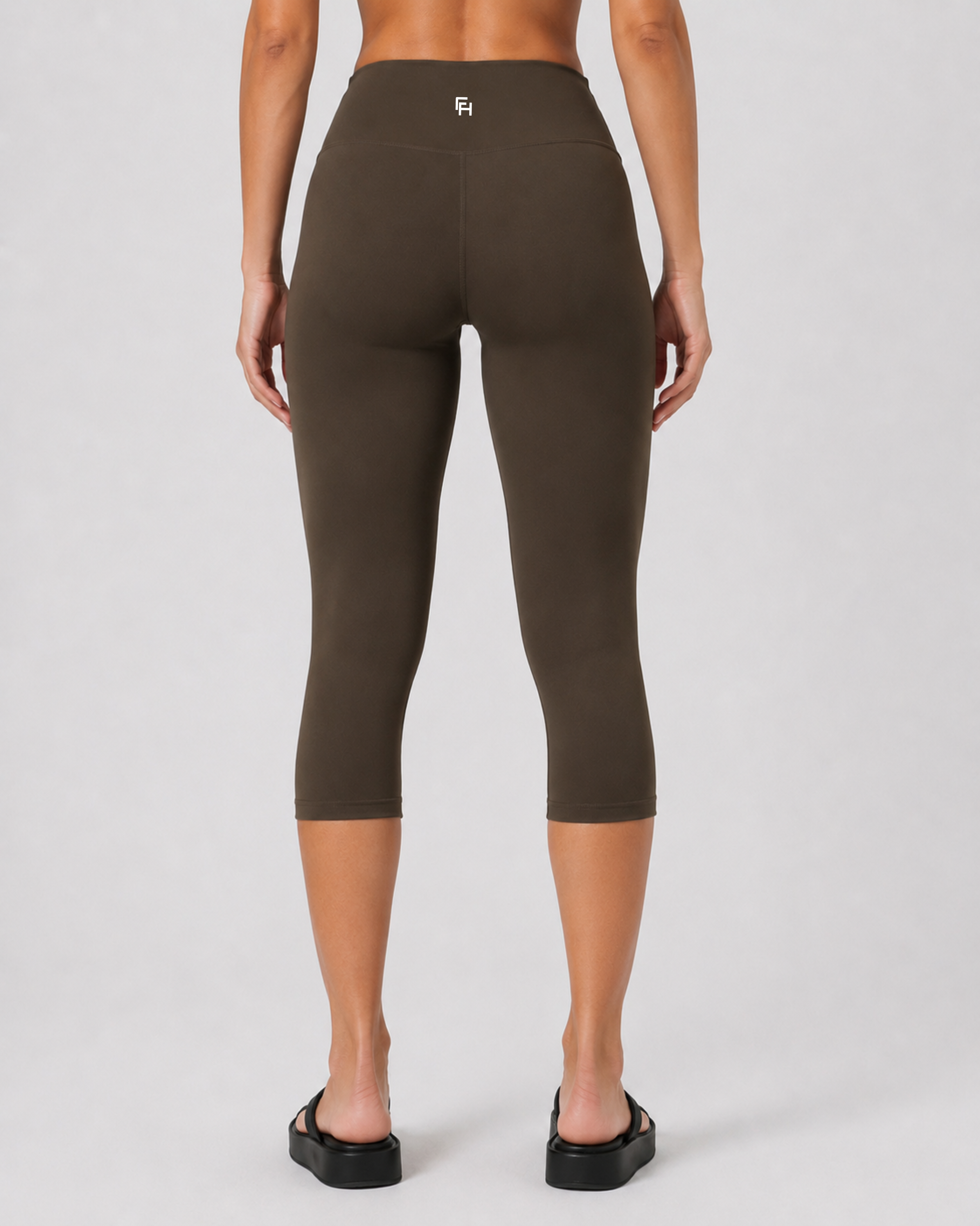 Lux Capris