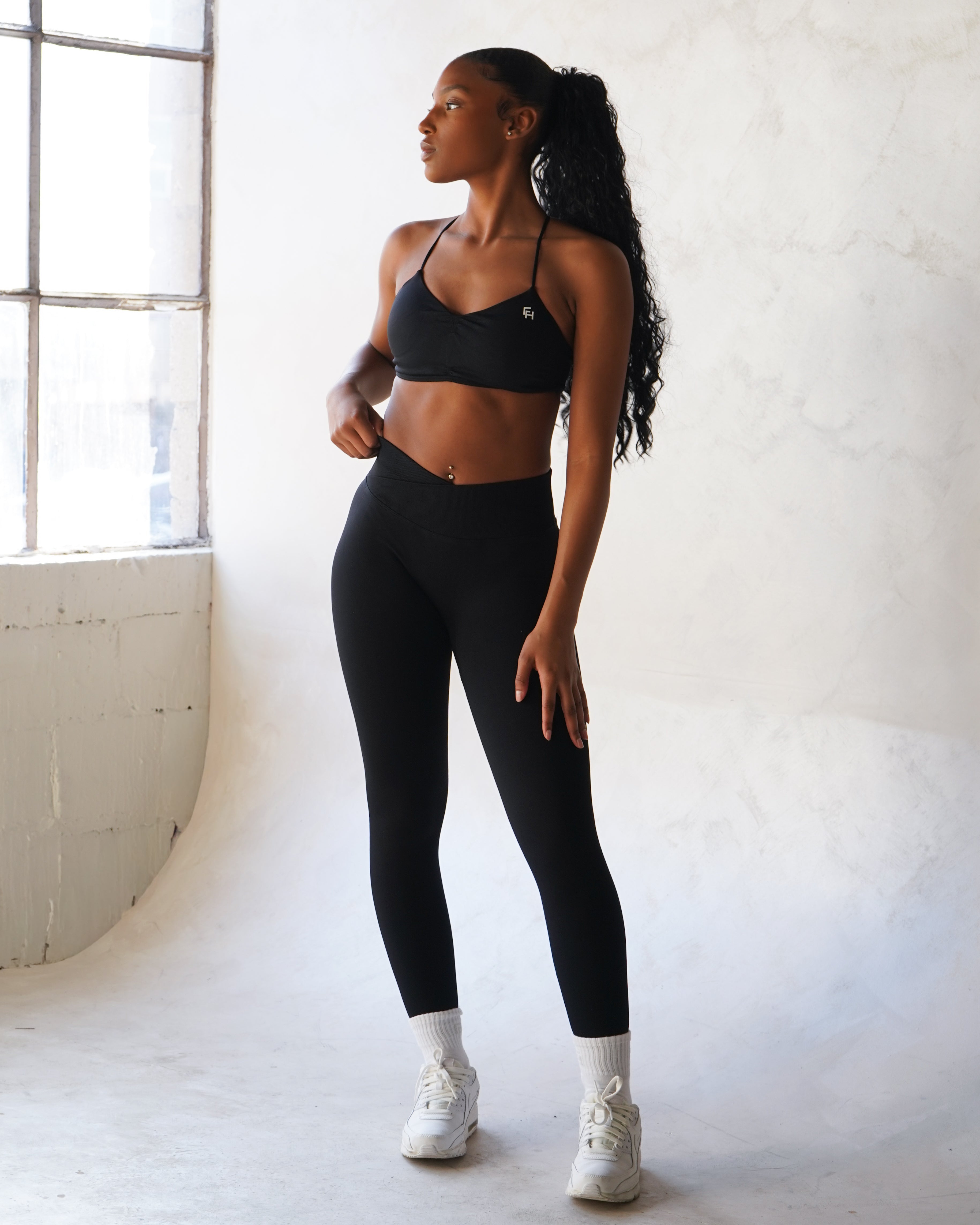 MotionSculpt V-Waist Leggings 27"